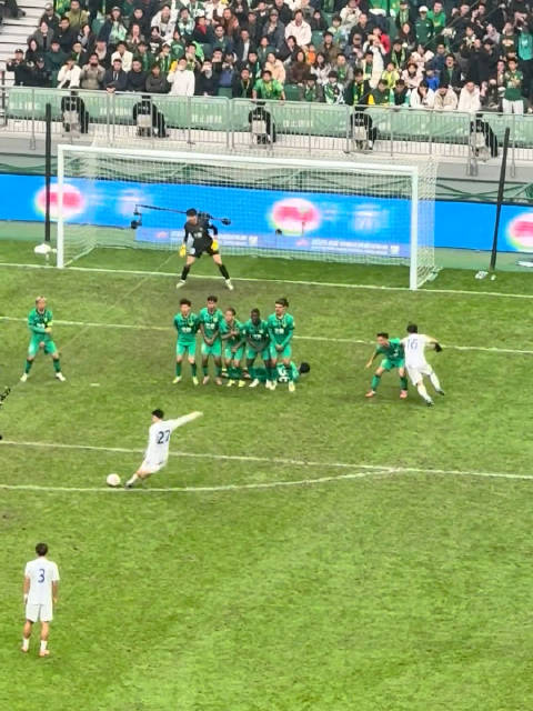 川渝德比两记世界波引爆中超，云南玉昆4-0山东