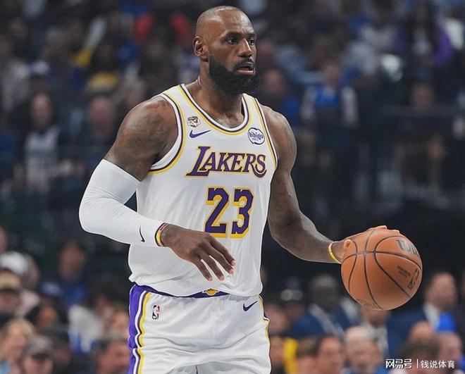 大鲨鱼奥尼尔：库里应入历史最佳名单 与乔丹詹