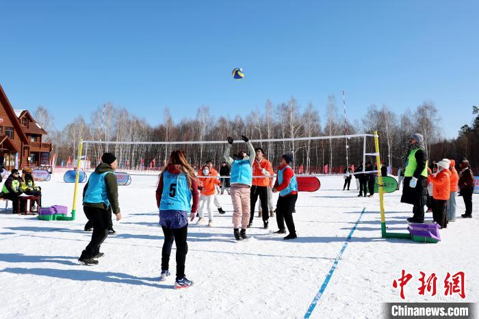 雪地气排球巡回赛漠河站收官 呼玛队勇夺冠军